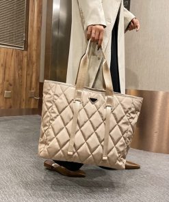High Quality Nylon Handbag-Messenger BagHandbagsmainimage1Brand-Designer-Women-s-Tote-Bags-2020-Autumn-Winter-New-Lady-Shoulder-Bag-High-Quality-Nylon