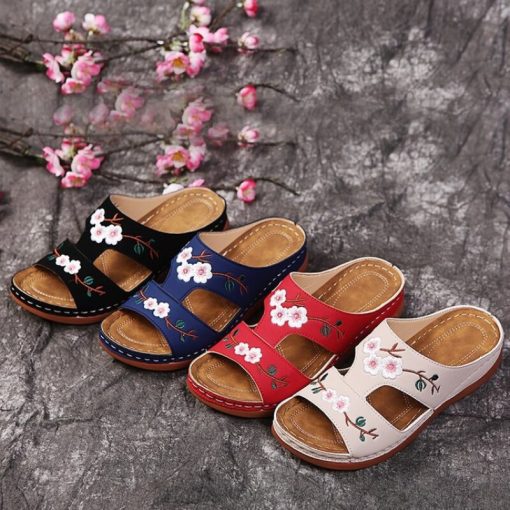 Casual Comfortable Soft SlippersSandalsmainimage1Women-Casual-Sandals-Comfortable-Soft-Slippers-Embroider-Flower-Colorful-Ethnic-Flat-Platform-Open-Toe-Outdoor-Beach