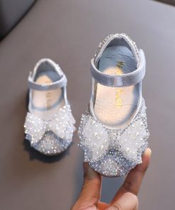 New Trendy Rhinestone Bow Baby Girl ShoesKidsmainimage3Autumn-Girls-Leather-shoes-Princess-Square-Rhinestone-Bow-Single-Shoes-Fashion-Children-Performance-Wedding-Shoes-G14