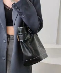 Vintage Women’s Leather Tote BagHandbagsmainimage3MBTI-Vintage-Womens-Leather-Tote-Bag-2022-Solid-Color-Big-Capacity-Shoulder-Bag-Female-Moto-Biker