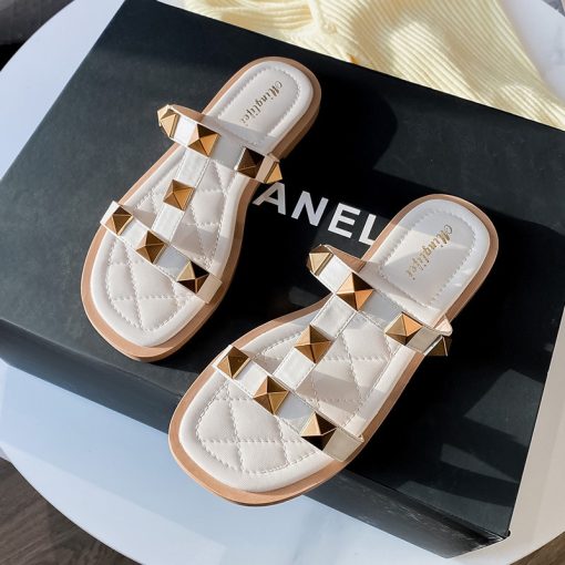 New Summer Casual Flat SandalsSandalsmainimage02022-New-summer-flat-riveted-slippers-for-women-Korean-fashion-brand-design-sandals-Casual-outdoor-shoes