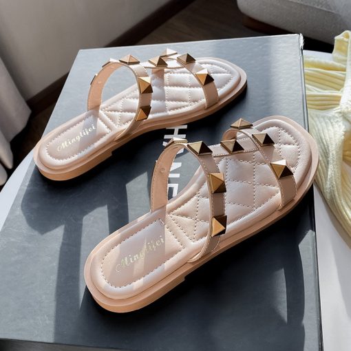 New Summer Casual Flat SandalsSandalsmainimage22022-New-summer-flat-riveted-slippers-for-women-Korean-fashion-brand-design-sandals-Casual-outdoor-shoes