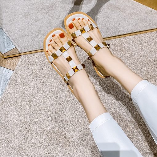 New Summer Casual Flat SandalsSandalsmainimage32022-New-summer-flat-riveted-slippers-for-women-Korean-fashion-brand-design-sandals-Casual-outdoor-shoes