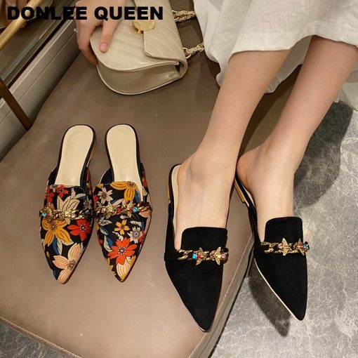 New Women’s Pointed Toe Metal Chain Flat Fashion Casual SlippersSandalsmainimage0New-Women-Slippers-Pointed-Toe-Rubber-Metal-Chains-Flat-Slide-Footwear-Fashion-Casual-Mule-Shoes-Big