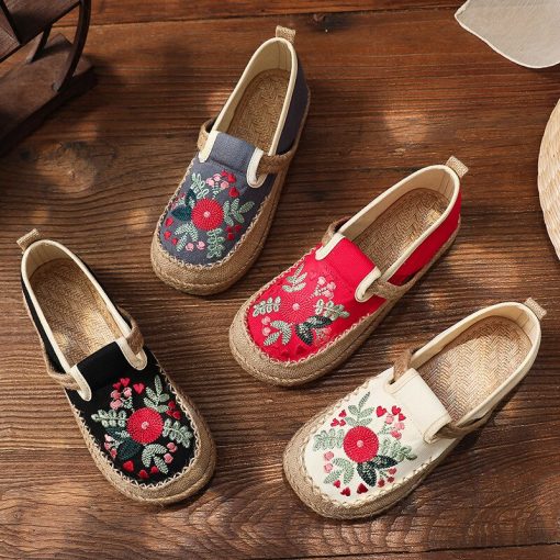 Women’s Cotton Linen Embroider Retro Concise Round Toe ShoesFlatsmainimage2Flats-Women-Shoes-2021-New-Cotton-Linen-Embroider-Retro-Concise-Round-Toe-Flower-National-Style-Handmade