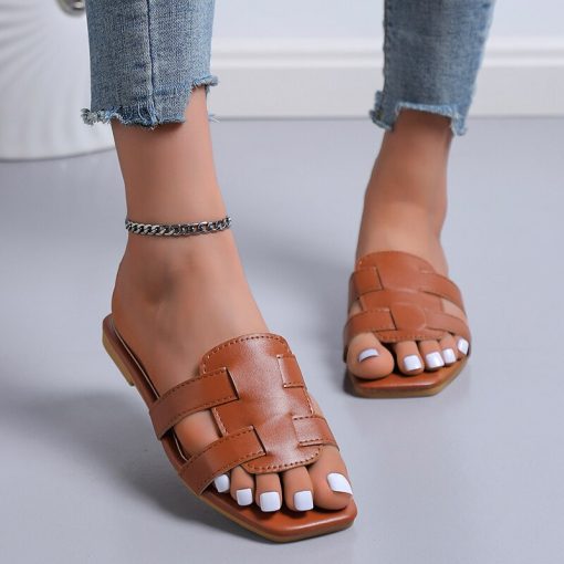 Women’s New Chain Square Toe Flat SlippersSandalsmainimage4Plus-Size-35-43-Flat-Women-Slippers-2022-New-Chain-Square-Toe-Flat-Shoes-Women-Sandalias