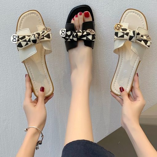 Summer Women Flat Heels Slippers Luxury Design Triangle Metal Woman Slipper Open Toe Bow Ties Ladies Fashion Beach Shoes