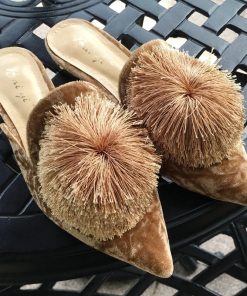 Muller Flat Pointed Slippers Furry Ball Baotou Slipper Tassel Lazy outside Holiday Slippers WomenMuller Flat Pointed Slippers Furry Ball Baotou Slipper Tassel Lazy outside Holiday Slippers Women