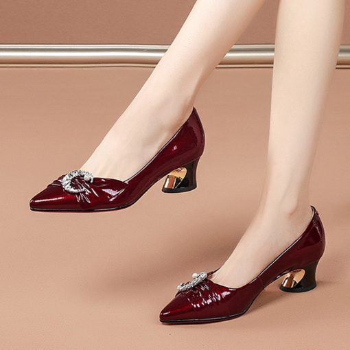 main image0Plus Size 35 42 Women Pumps Pearls Patent Leather Boat Shoes Med Heels Dress Shoes Moon