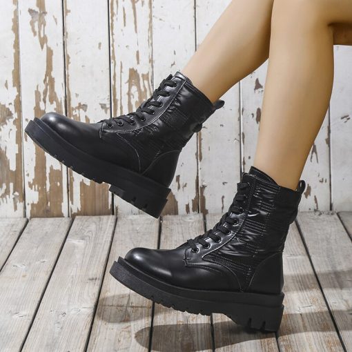 main image1Ladies Winter Platform Boots Platform Booties Black White Bread Boots Warm Fashion Combat Boots Non Slip