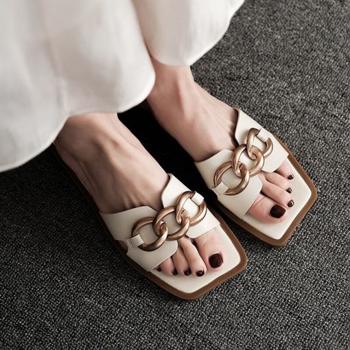 Fashion Women Slippers Metal Buckle Retro Flat Bottomed Female Sandals Summer 2022 Classic Comfort Beach Outdoor Ladies Shoes