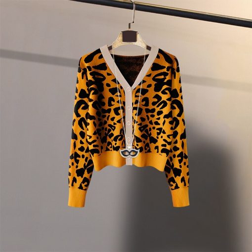 variant image4Korobov 2021 New Leopard Pattern Cardigans Women Vintage V Neck Long Sleeve OL Knitted Cardigan Autumn