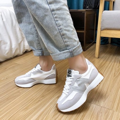 main image4Women Luxury Sports Shoes 2022 Spring Autumn New Air Mesh Color Block Popular Trendy Soft Sole