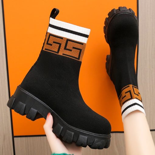 main image02022 Autumn Winter New Couple Socks Shoes Women Thick soled Casual Large Size Net Black Knitted