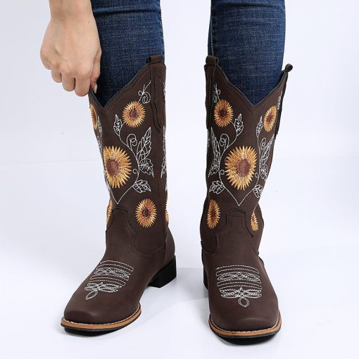 main image1Women Flower Embroidery Shoes Slip on Riding Boots Lady Square Heel Mid Calf Boot Female Winter
