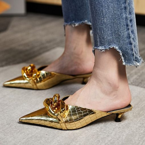main image02022 New Brand Women Slipper Fashion Gold Chain Sandal Shoes Ladies Pointed Toe Slip on Mules
