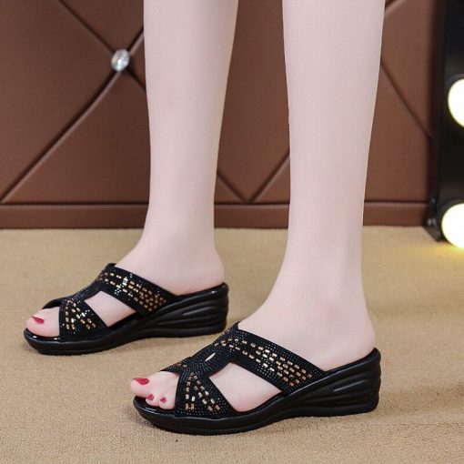 main image3YAERNI Platform Slipper Woman High Heels Wedges Shoes Crystal Thick Sole Slippers High Heels Fish Mouth