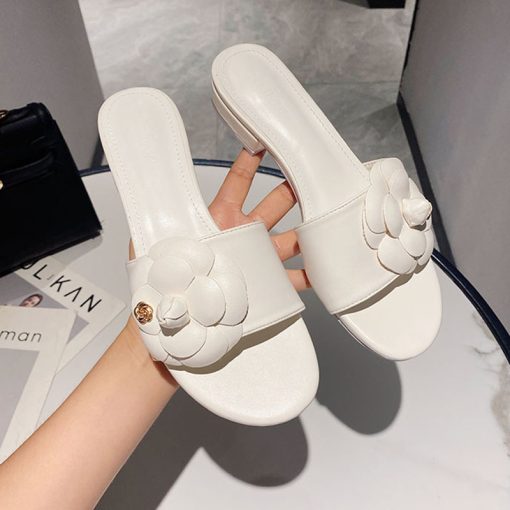 main image0Delicate Woman Floral Sandals Low Square Heels Slippers Femme Shoes Summer Ladies Open Toe Flipflops Luxury