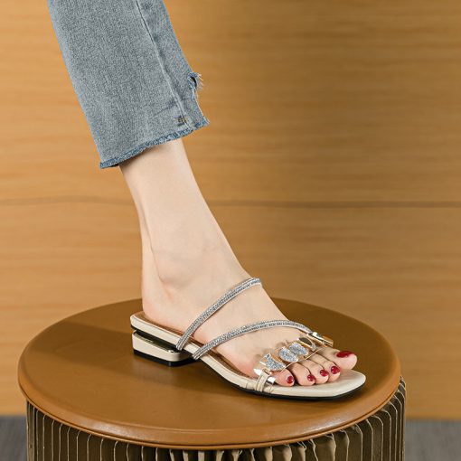 main image32023 summer new women s slippers outdoor sandals casual flat shoes Stylish metal design Korean style