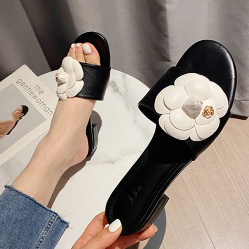 main image4Delicate Woman Floral Sandals Low Square Heels Slippers Femme Shoes Summer Ladies Open Toe Flipflops Luxury
