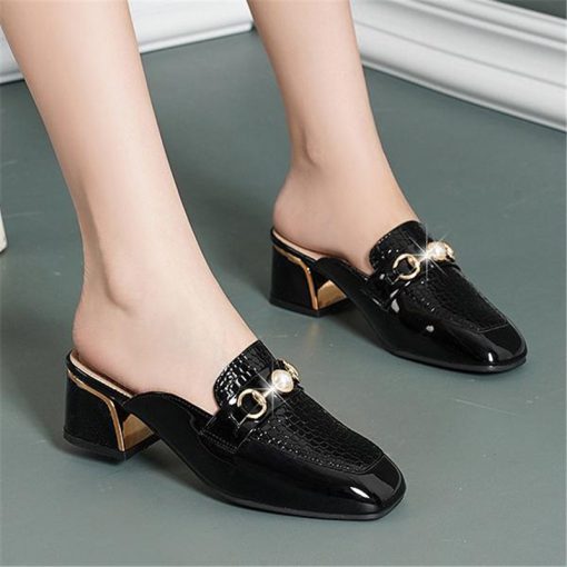 main image4Women Baotou Half Slippers 2021 Fashion Metal Chain Square Toe Thick Heel British Style Office Casual