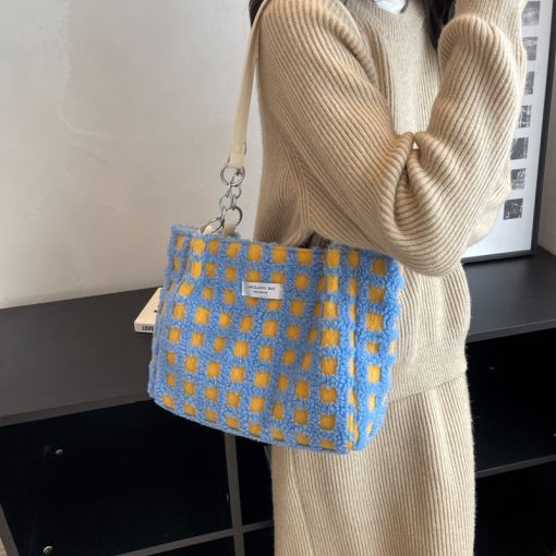 UKomLEFTSIDE Soft Plush Shoulder Side Bag for Women 2022 Trend Fashion Design Big Zipper Cloth Hand