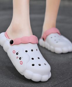 tjBCNew Summer Clogs Sandals Women Cute Casual Cartoon Garden Waterproof Shoes Classic Nursing Hospital Women Work