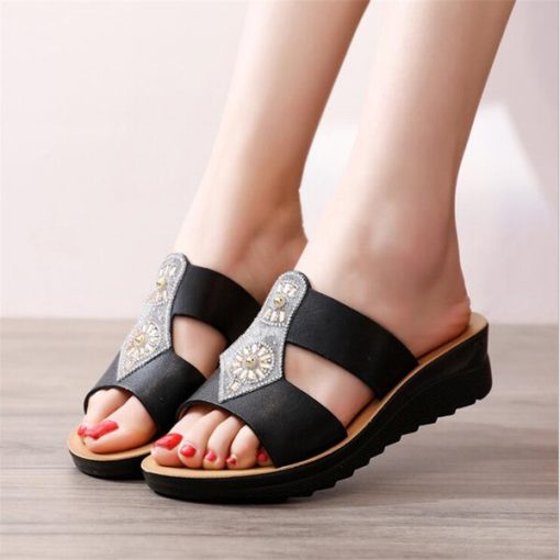 U2hX2020 summer new women s sandals slippers casual Genuine leather mother shoes non slip wedge heel