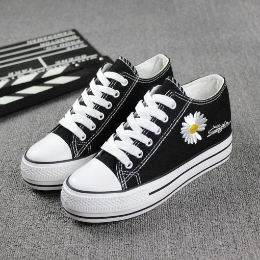 1Ltu2023 New Thick Soled White Shoes Daisy Canvas Shoes Women s Half slipper Half Drag Low