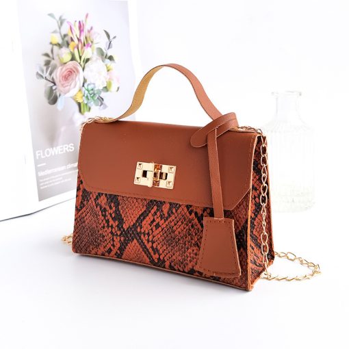 56g22022 New Messenger Bag for Women Trend Luxury Handbags Camera Female Cosmetic Bag Chain Snake Print