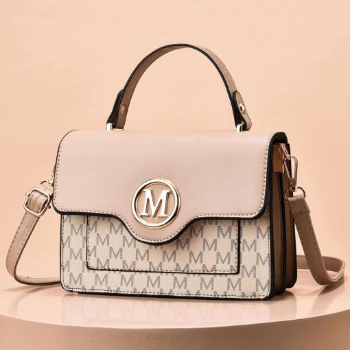 83ruNew 2023 Fashion Brand Bill Shoulder Small Square Bag Handbag Simple Texture Messenger Bag Designer Women