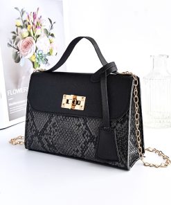 Ih432022 New Messenger Bag for Women Trend Luxury Handbags Camera Female Cosmetic Bag Chain Snake Print