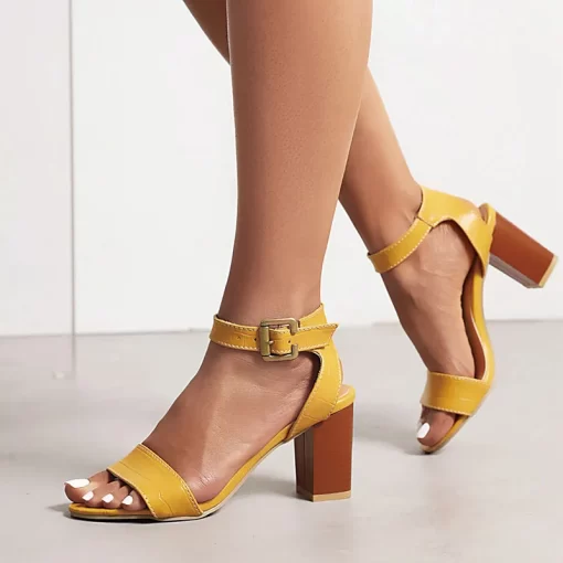 Sexy Women sandals 2022 Female chunky heel Heels Women Buckle Fashion High Heels Sandals Ankle Strap Party Work shoes. DS