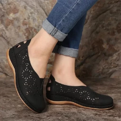0okbNew Woman Leather Vintage Sandals Female Hollow Out Wedges Platform Shoes Large Women Summer Slip on
