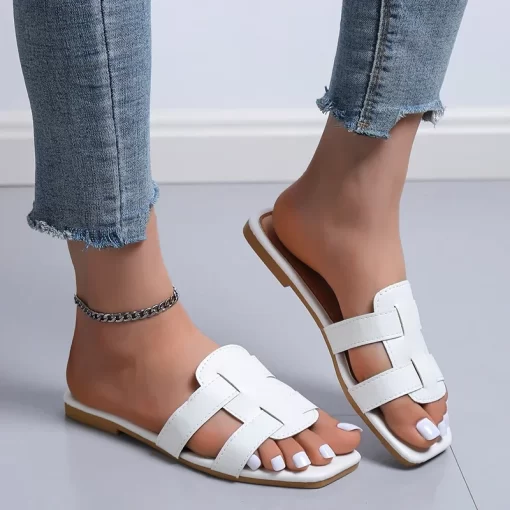 2Gm42024 New Summer Women s Slippers Roman Fashion Designer Flat Sandals Latex Soft Sole Shoes Female