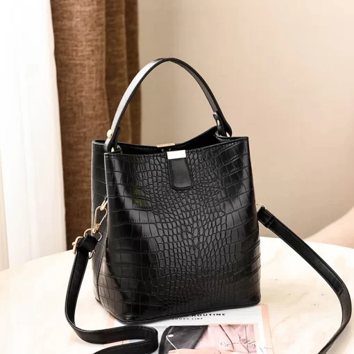 CmEyBucket Bags for Women Trend 2023 Designer Luxury Handbags Famous Brand Messenger Shoulder Bag High Quality