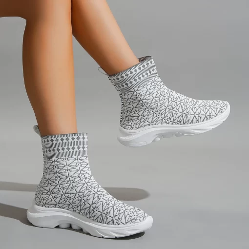 MUP5Women s High Top Socks and Shoes 2023 Autumn New Fit Casual Versatile Flyknit Sports Shoes