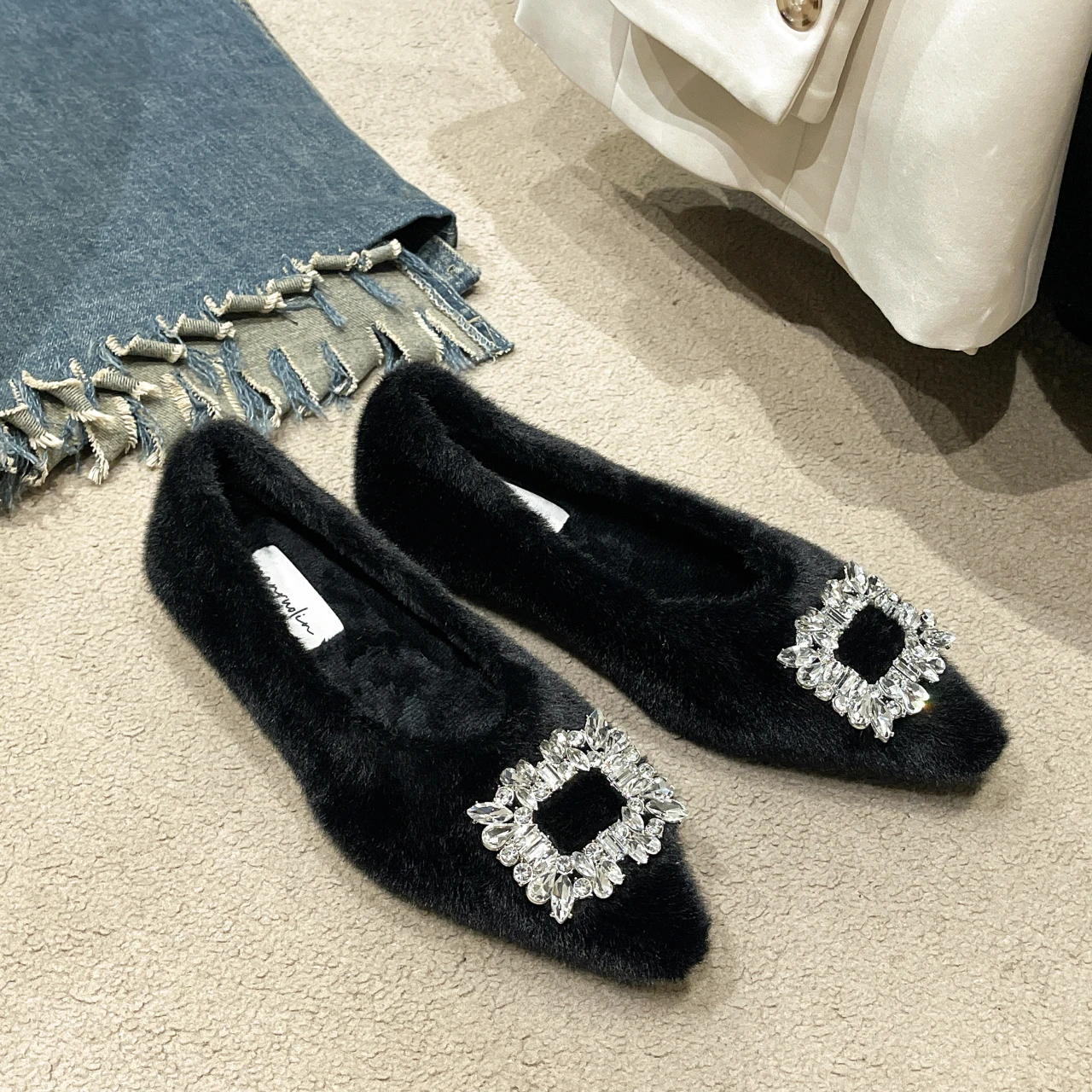 b5jeFlats Women Fur Shoes Walking Casual Winter Boots 2023 New Trend Shallow Pointed Toe Short Plush