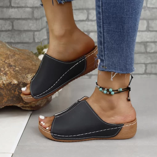 dtd0Slippers Women New Summer Fashion Wedges Heels Shoes Leaky Toe Anti slip Leisure Comfortable Outdoor Women