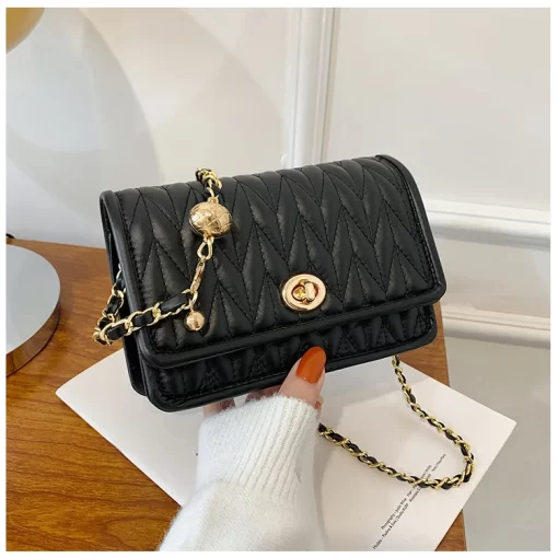 iT9lFashionable Women s Shoulder Bag New Simple Chain Texture Small Square Bag Light Luxury Party Crossbody