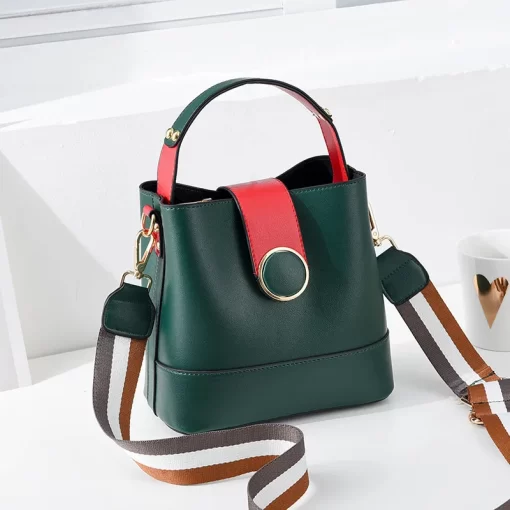 oomSBags for Women White Famous Brands Handbags 2023 Trend Designer Luxury Shoulder Bag Leather Crossbody Bucket