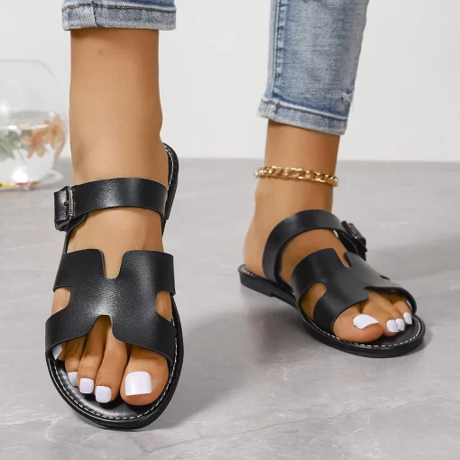 qHcQSummer new non slip soft soled slippers to wear a hundred flat women s sandals Korean