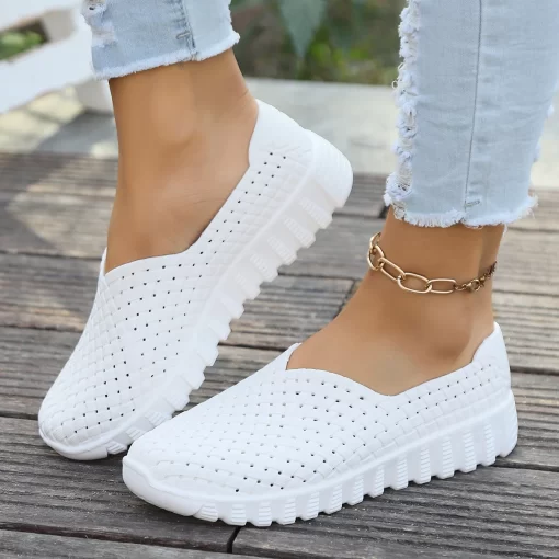 3FVQ2024 Flat Light Fashion Woven Women s Shoes Large Size Soft Sole Mother Leisure Hollow Out