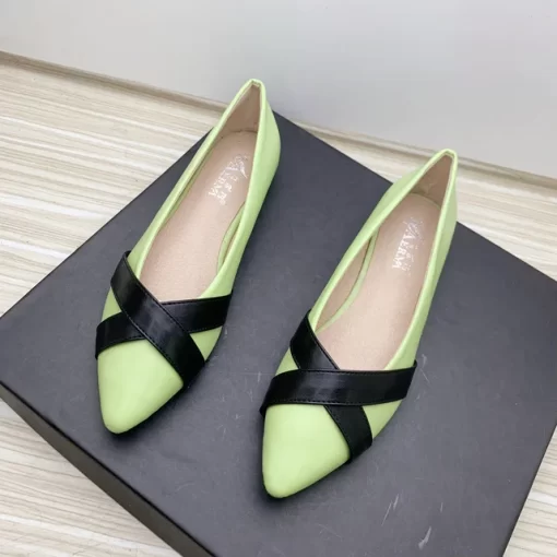 Women Flats Mixed Colors 2023 Autumn New Girls Shoes Size 33 44 Artificial Leather Pointy Toe Beige Black Khaki Red Slip On