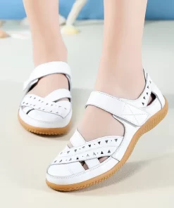 2021 New Women Sandals Leather Ladies Sandals Comfortable Flats Walking Sandals Covered Toe Beach Shoes Woman.jpg (2)