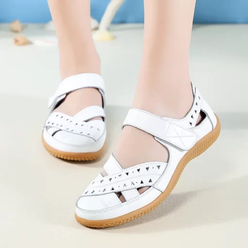 2021 New Women Sandals Leather Ladies Sandals Comfortable Flats Walking Sandals Covered Toe Beach Shoes Woman.jpg (2)