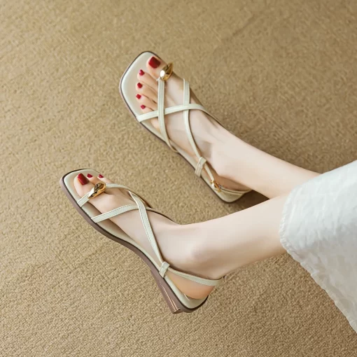 Summer women wear sandals Korean style Wear for parties and work Ladies casual slippers low heel.jpg (2)