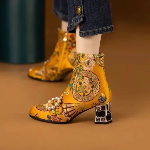 Womens Embroidery Floral Ankle Boots Genuine Leather Rhinestones Crystal Block Heel Shoes Retro Luxury New boots.jpg